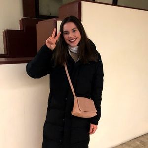 Meet your Posher, Carlee